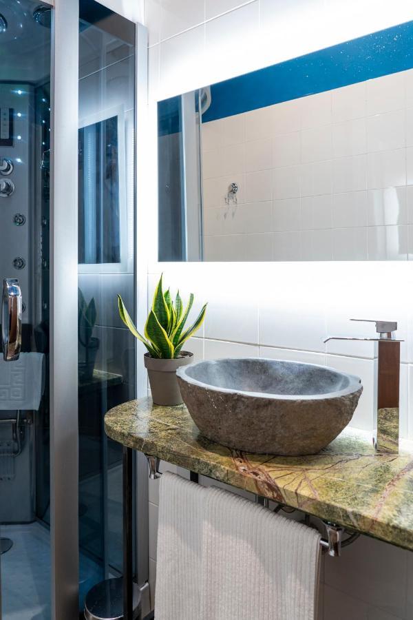 Varese Suites Luaran gambar