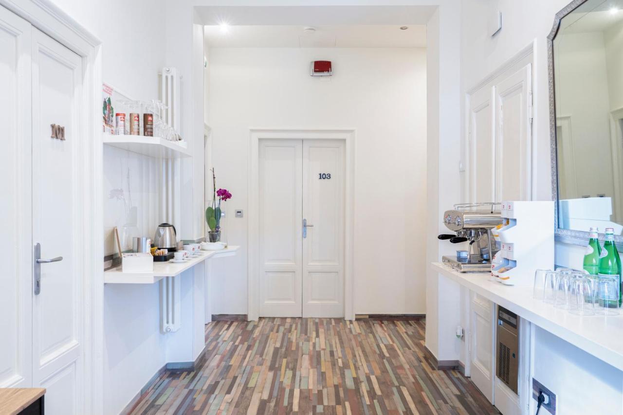 Varese Suites Luaran gambar